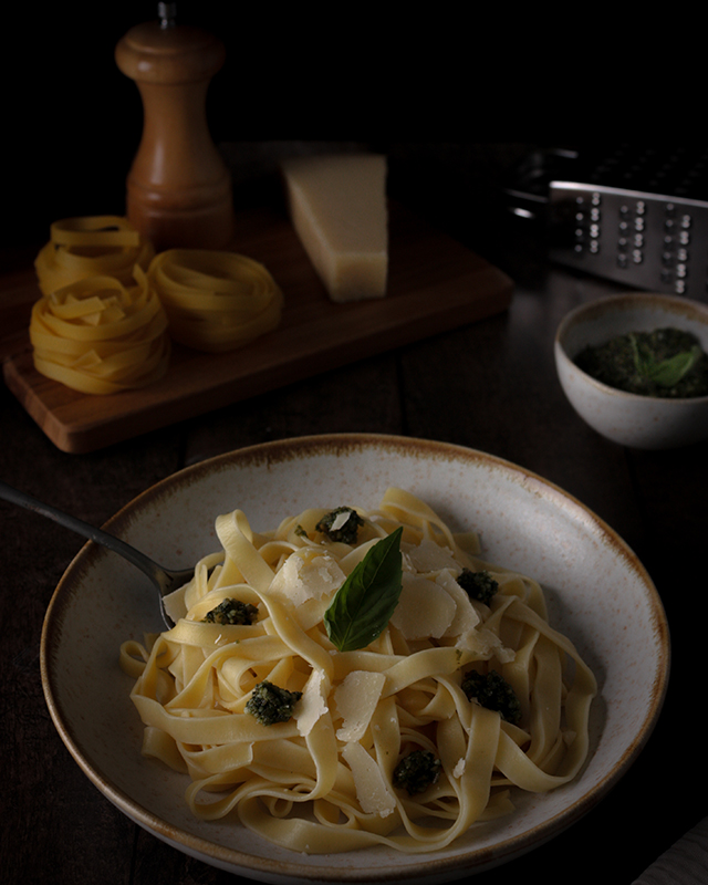 plat de tagliatelle au pesto